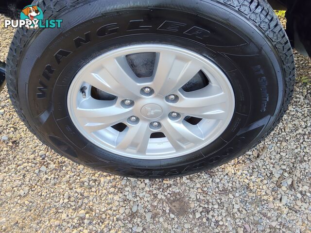 2014 Mitsubishi Triton  GLX 4X4 DUAL CAB TURBO DIESEL 