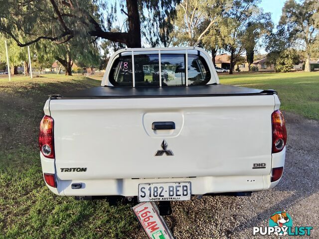 2014 Mitsubishi Triton  GLX 4X4 DUAL CAB TURBO DIESEL 