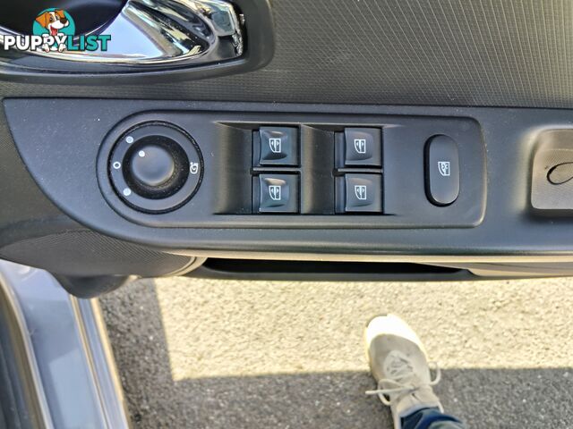 2014 Renault Clio EXPRESSION Hatchback Automatic