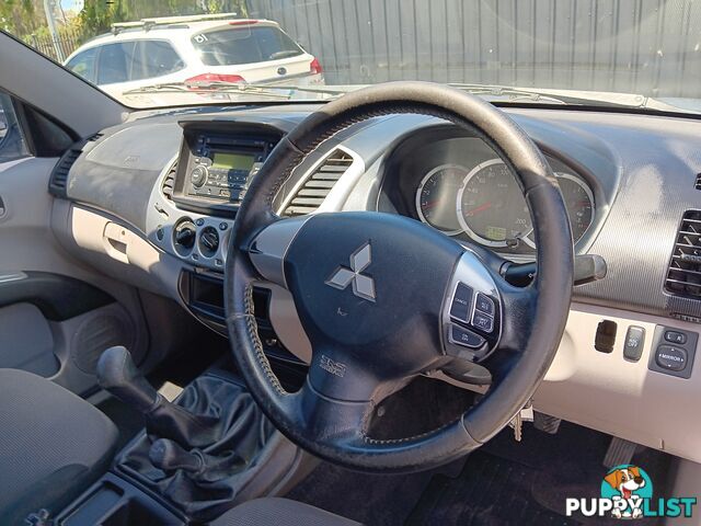 2012 Mitsubishi Triton MN GL-R Ute Manual