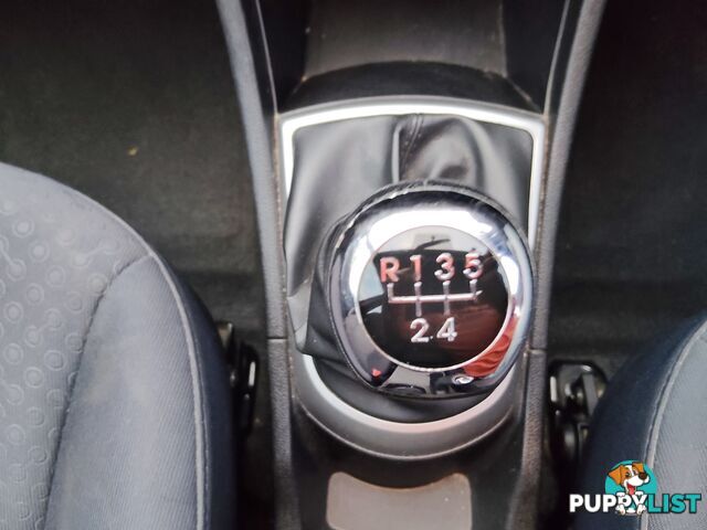 2013 Hyundai Accent ELITE Hatchback Manual