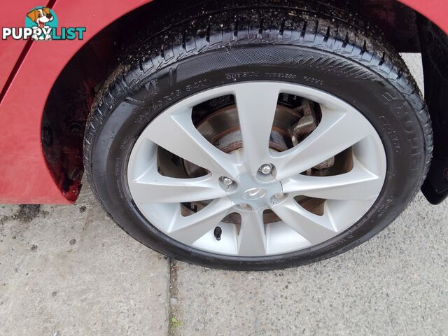 2013 Hyundai Accent ELITE Hatchback Manual