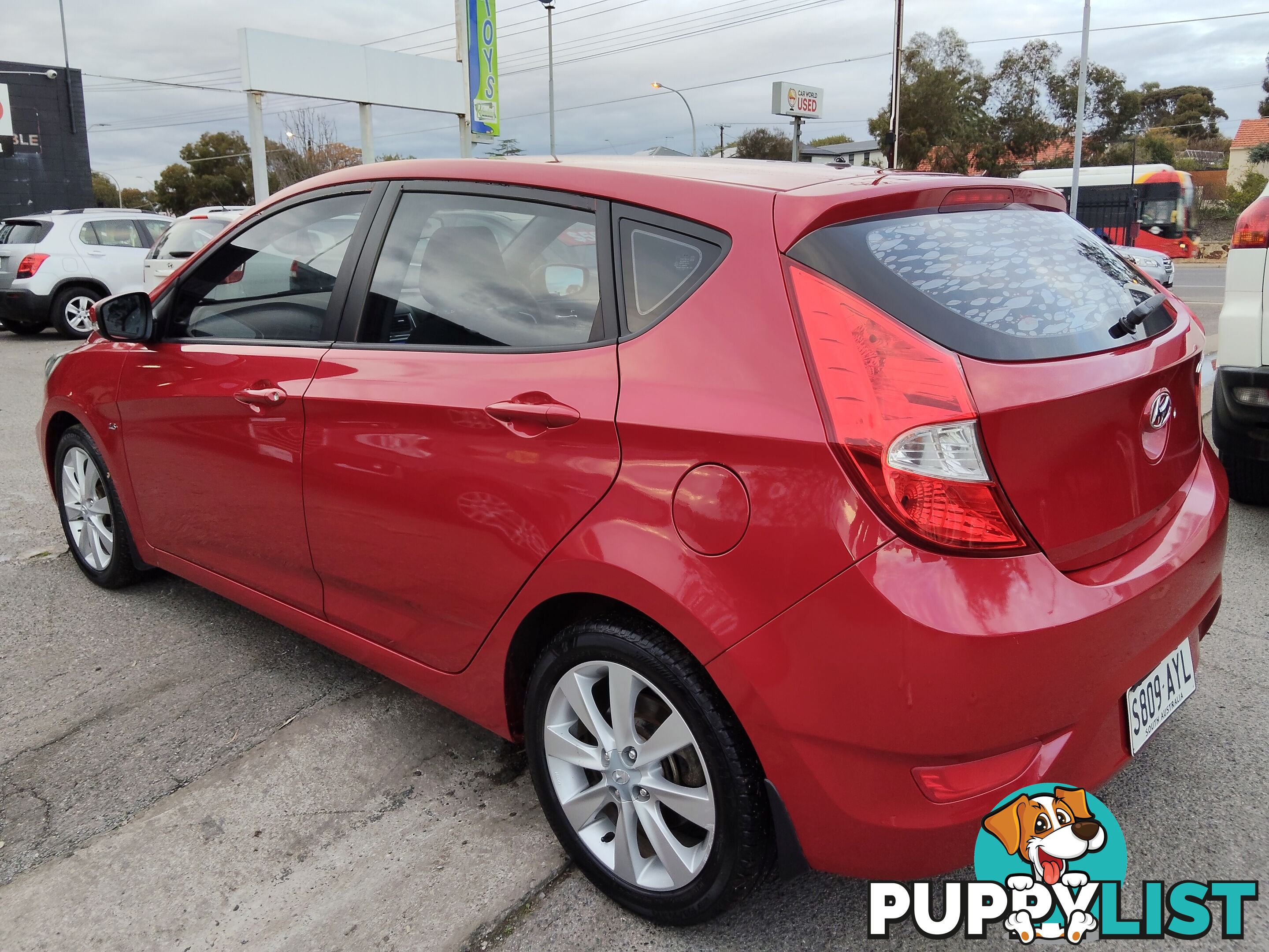 2013 Hyundai Accent ELITE Hatchback Manual