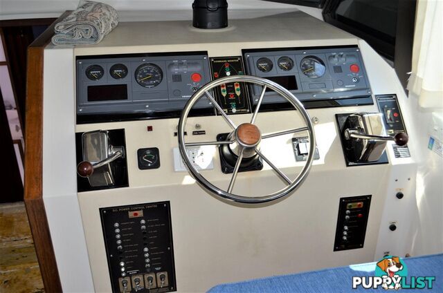 1988 Mariner 3400 Flybridge