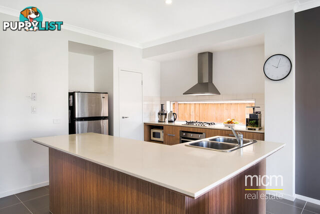 9 Broadbeach Circuit POINT COOK VIC 3030