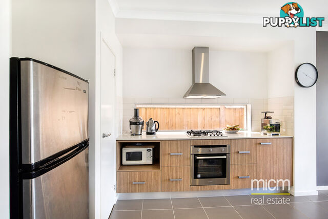 9 Broadbeach Circuit POINT COOK VIC 3030