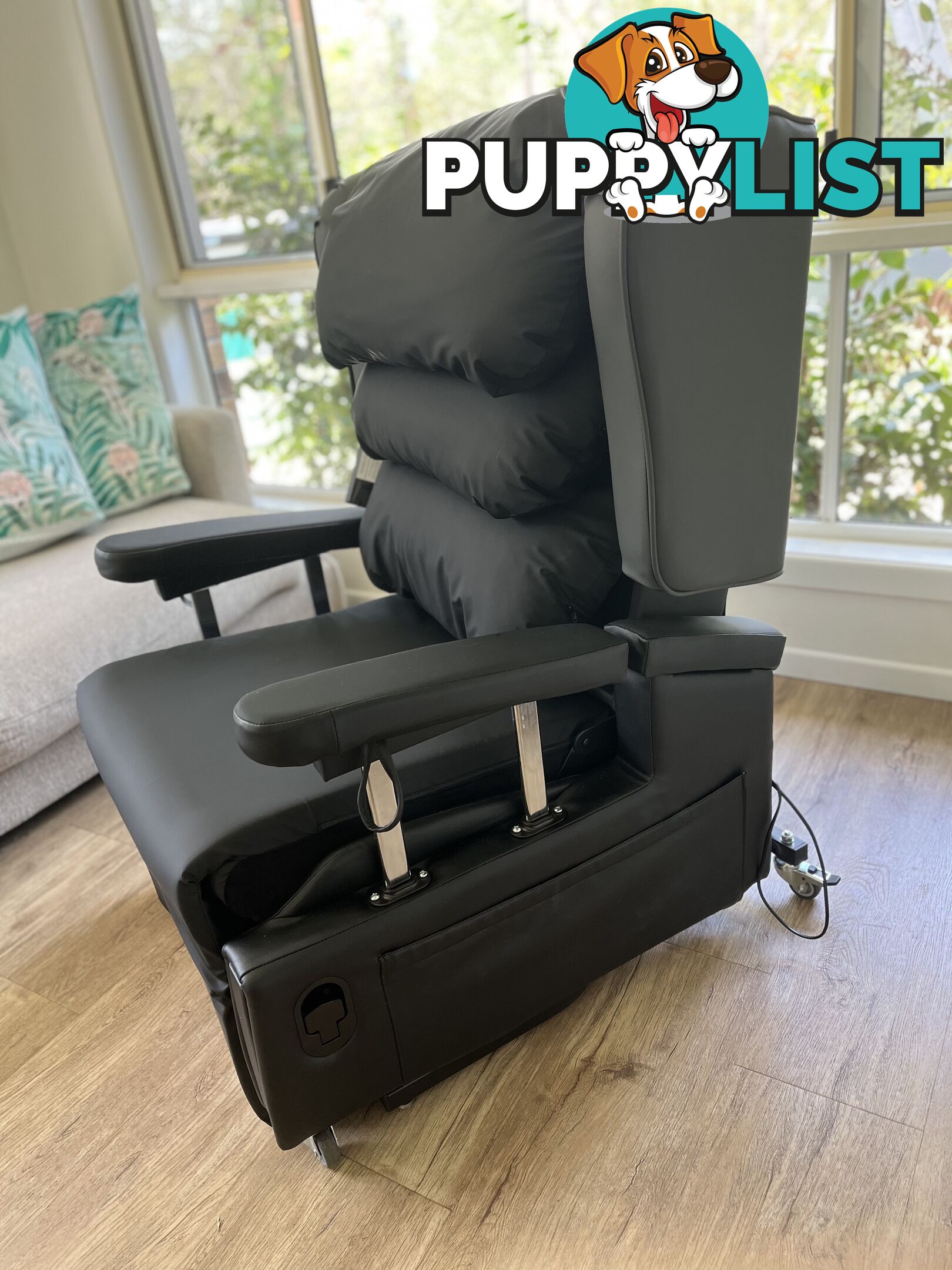 Accora Configura Comfort Black Edition Twin Motor Lift Chair ***ALL OFFERS CONSIDERED***