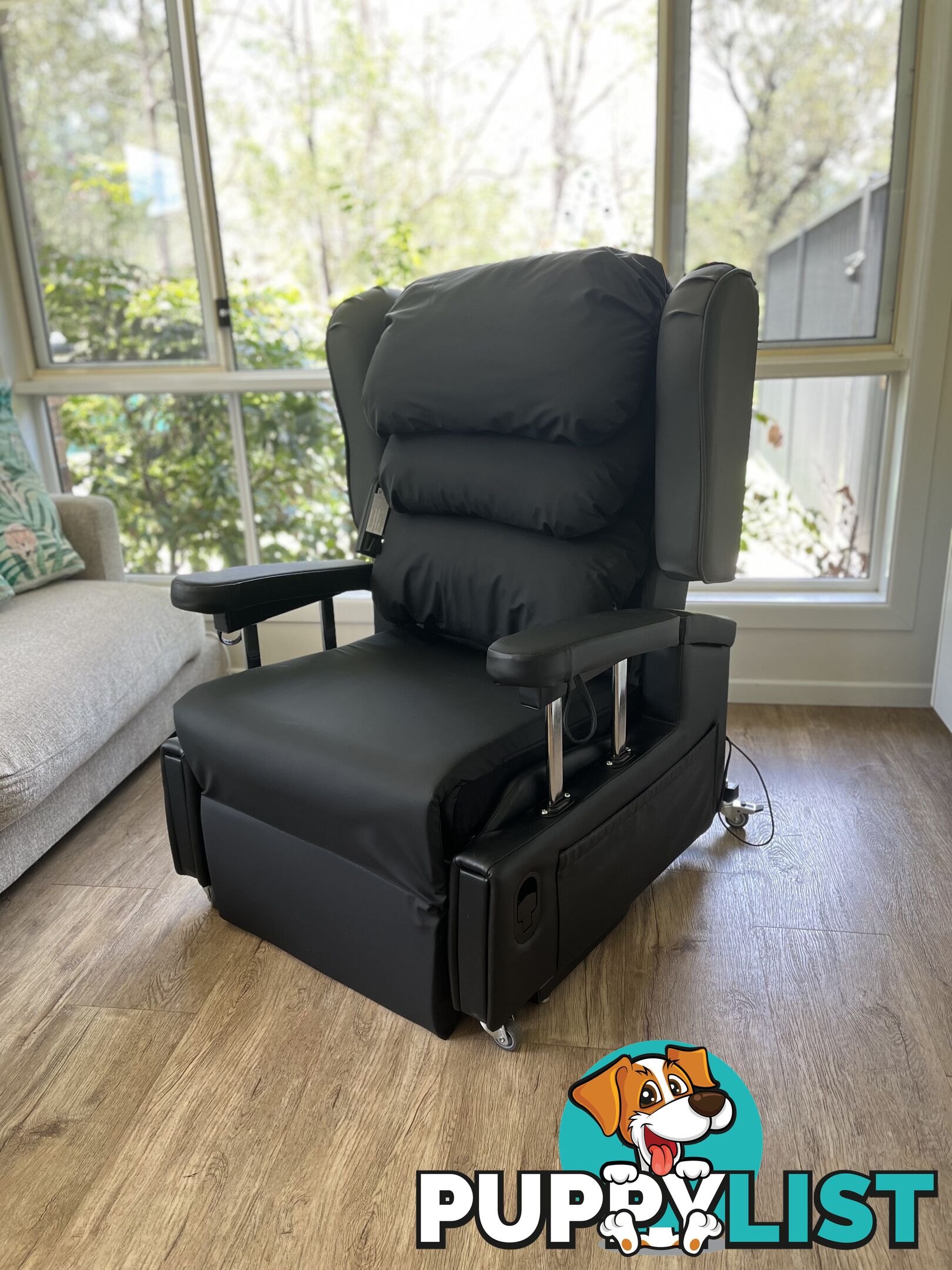 Accora Configura Comfort Black Edition Twin Motor Lift Chair ***ALL OFFERS CONSIDERED***