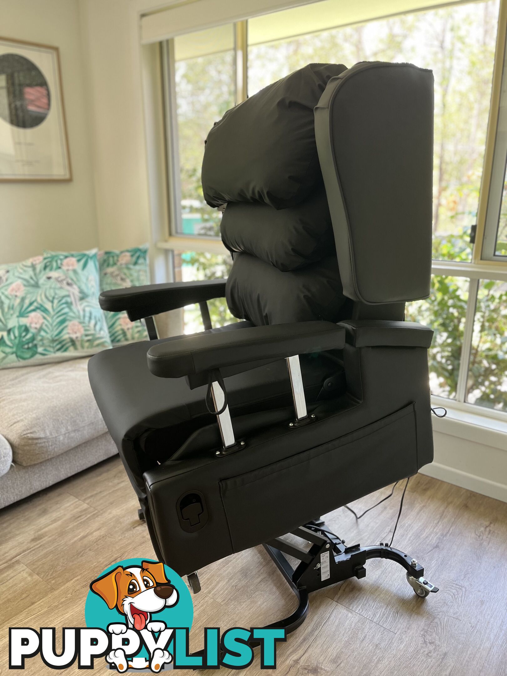 Accora Configura Comfort Black Edition Twin Motor Lift Chair ***ALL OFFERS CONSIDERED***
