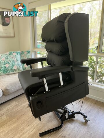 Accora Configura Comfort Black Edition Twin Motor Lift Chair ***ALL OFFERS CONSIDERED***