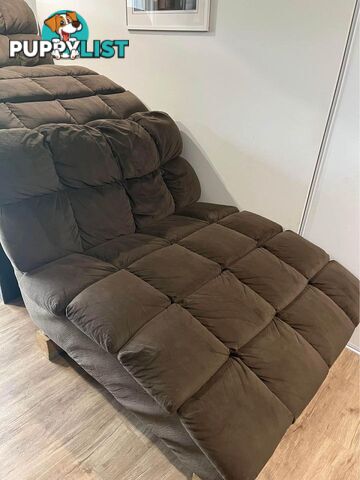 2 x Hustler Chaise lounges