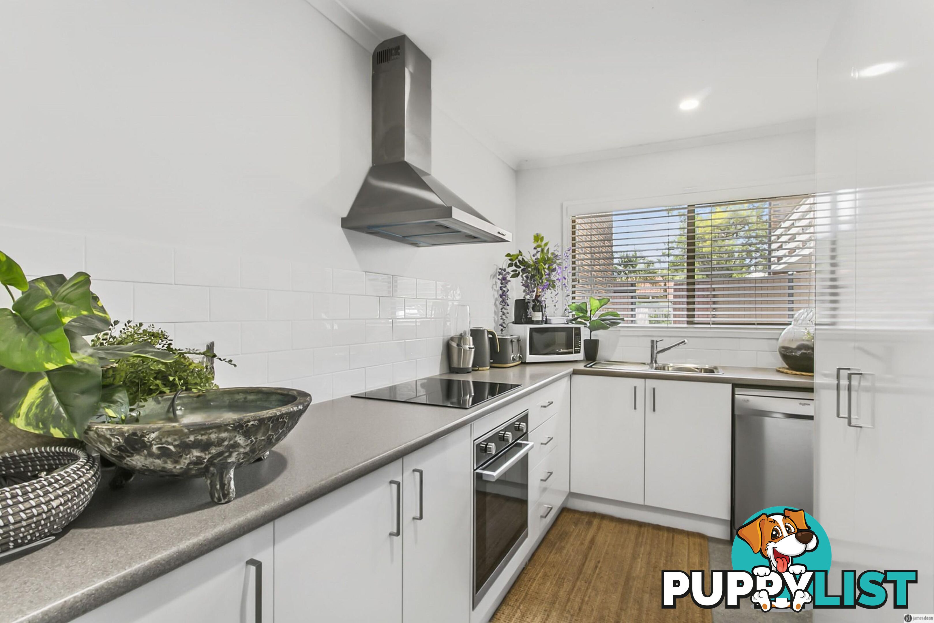 4 160 Pine Street Wynnum qld 4178