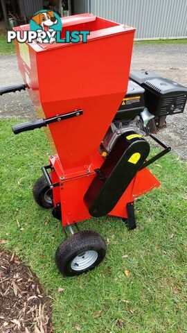 Parklander 13 HP Chipper & Shredder - AS NEW!