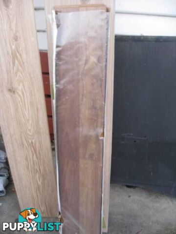 3 .5 PACKETS OF LAMINATE FLOORING MADE IN GERMANY