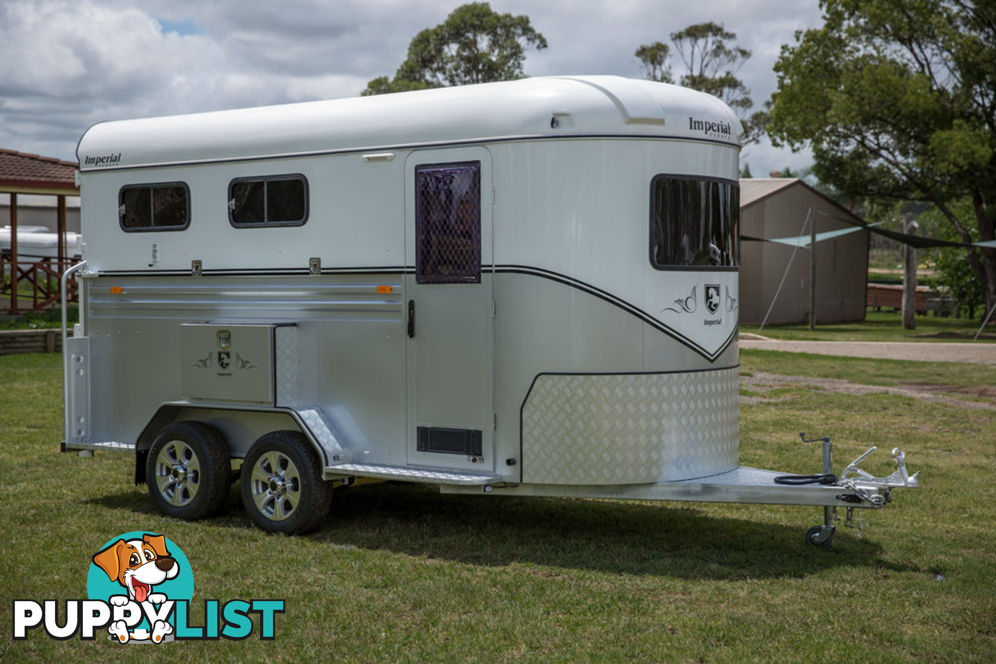 Imperial 2 Horse Angle Load Classic Camper