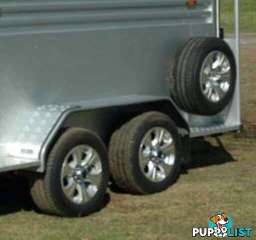 Imperial 2 Horse Angle Load Classic Camper