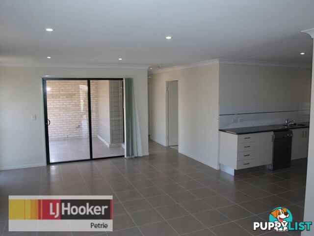 1/7 Arakoon Court ROTHWELL QLD 4022