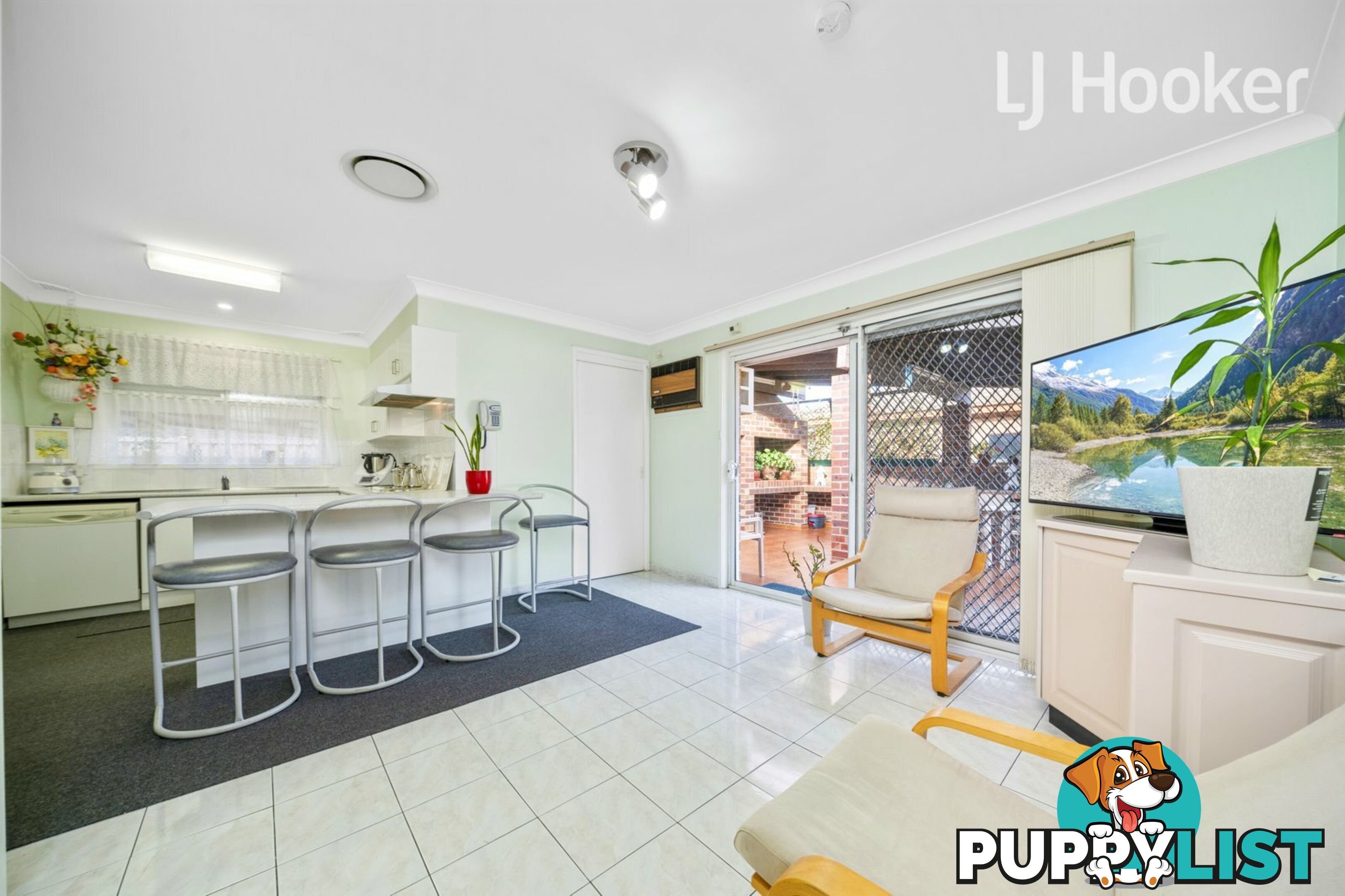 17 ST KILDA ST ST JOHNS PARK NSW 2176