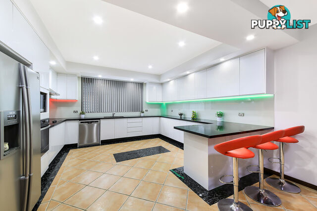 5 Moonbi Close GREENFIELD PARK NSW 2176