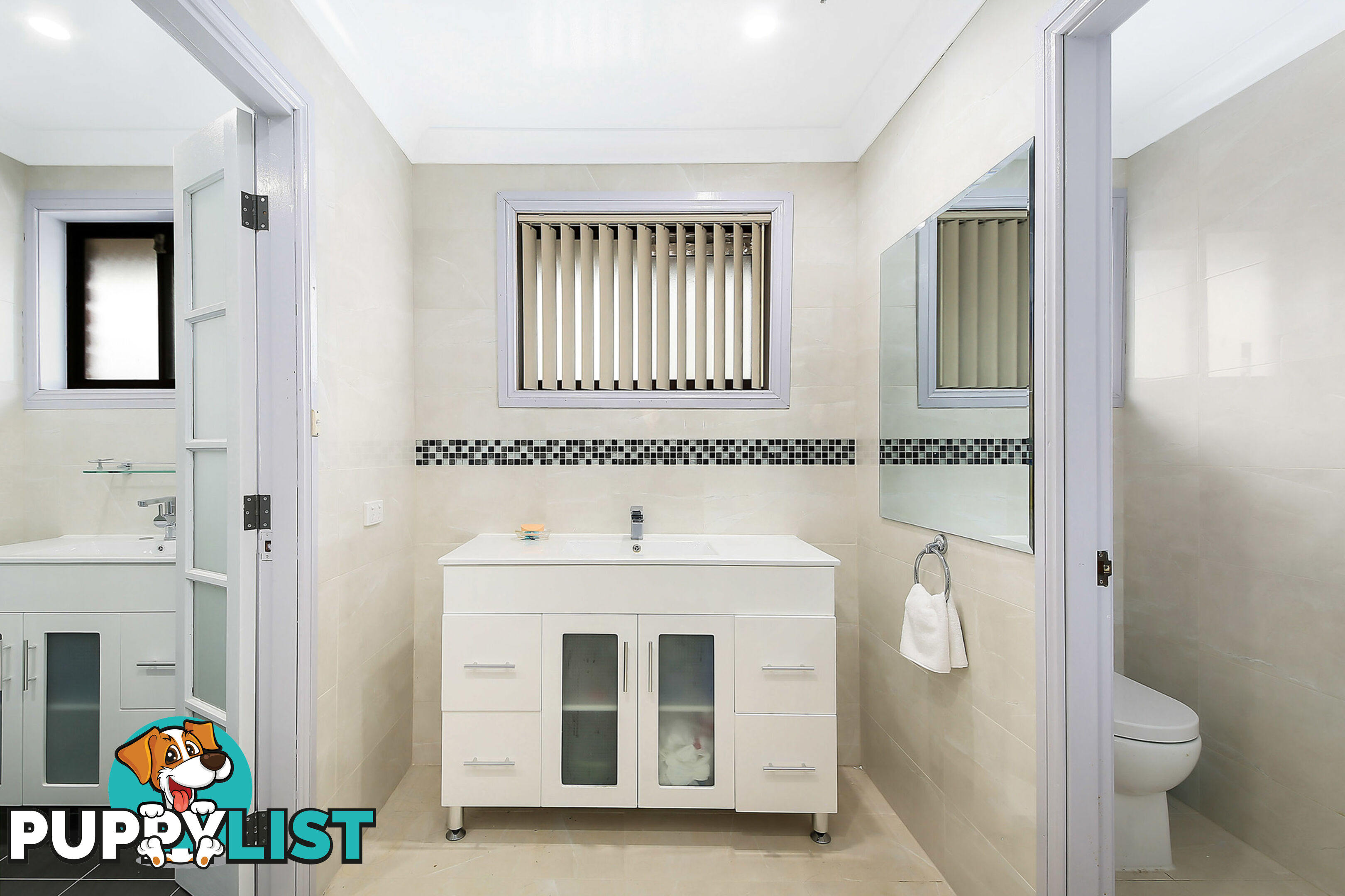 5 Moonbi Close GREENFIELD PARK NSW 2176