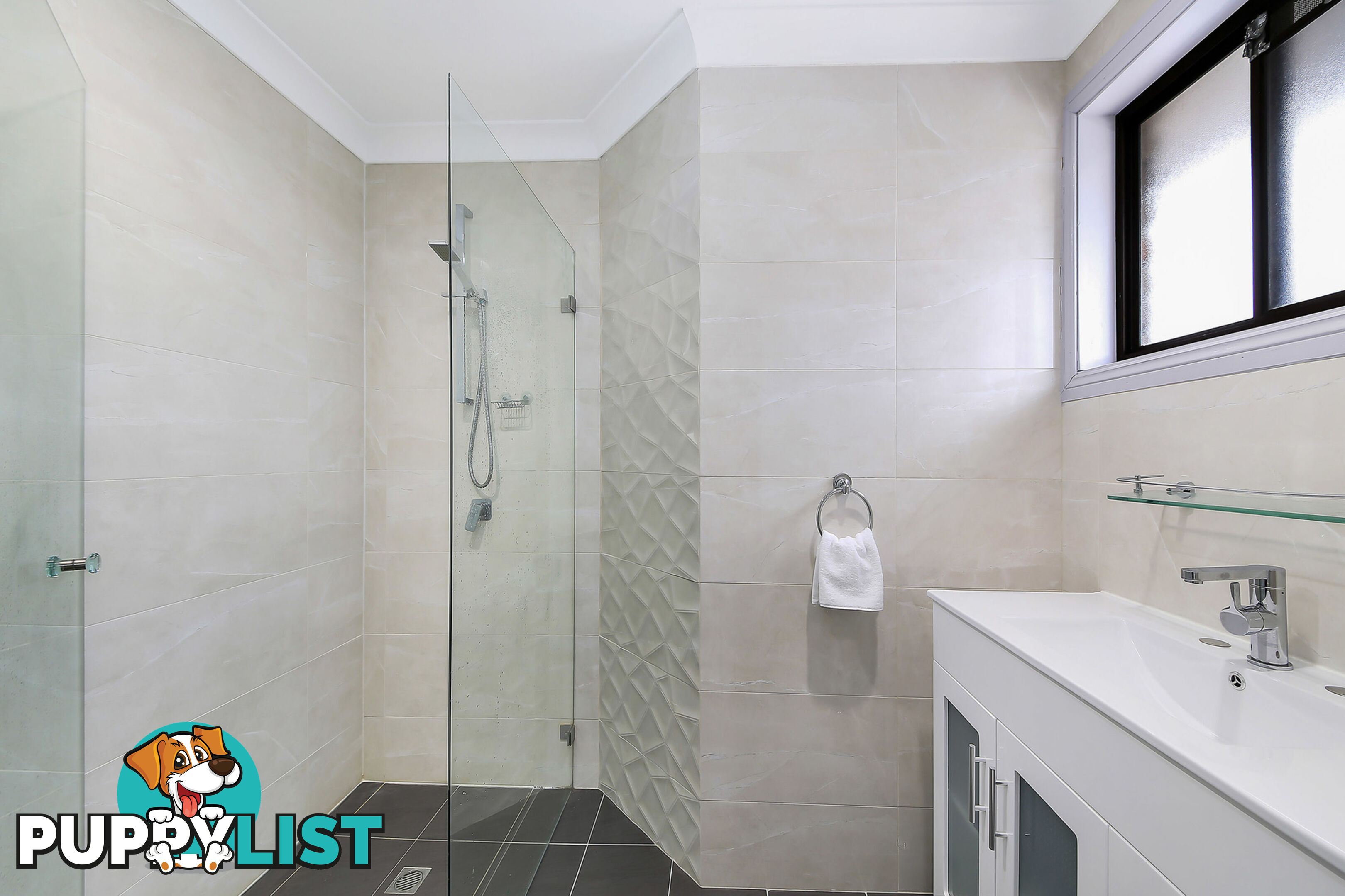 5 Moonbi Close GREENFIELD PARK NSW 2176