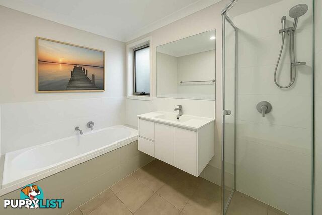 6 Sunshine ORAN PARK NSW 2570