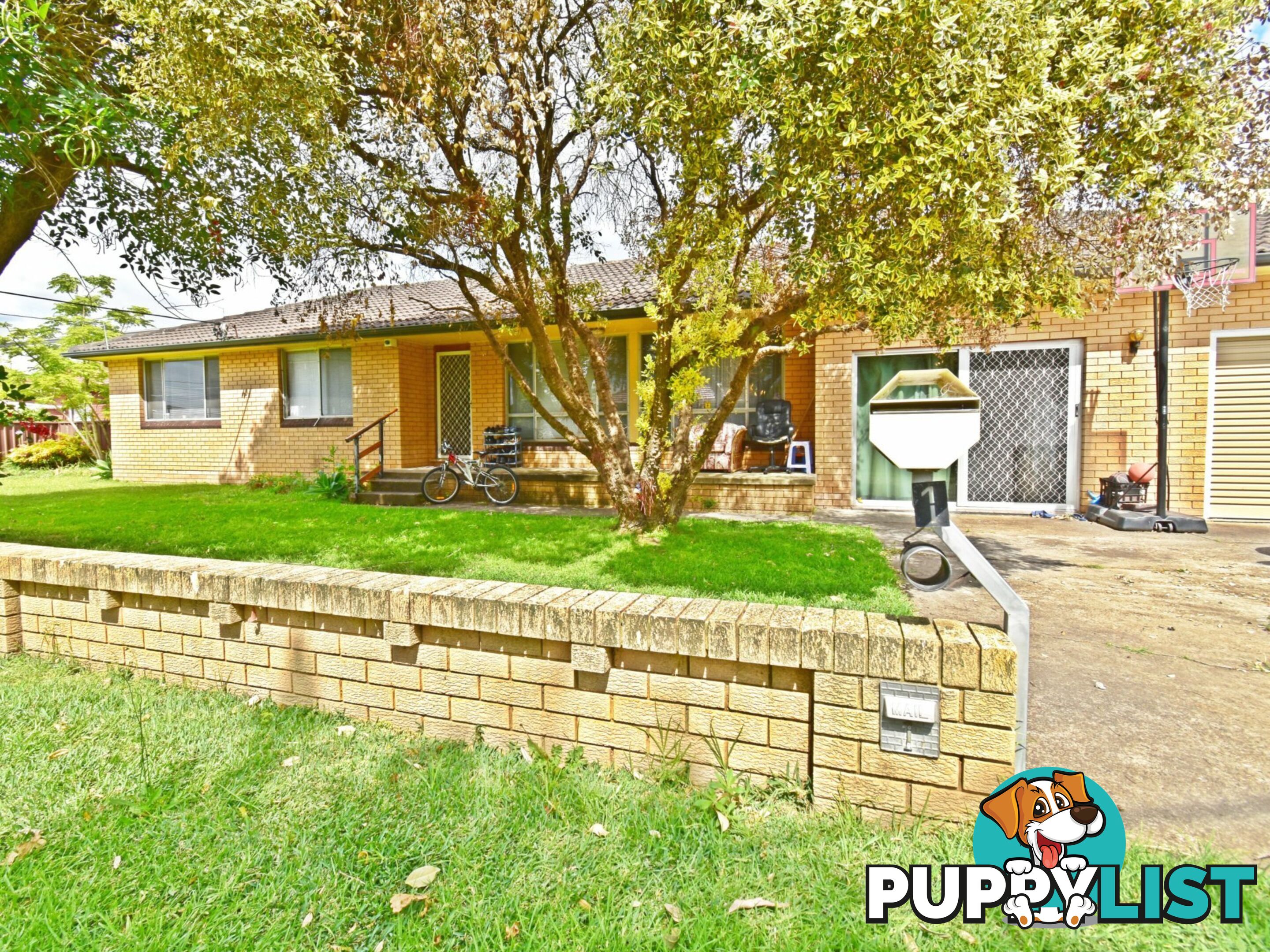 1 GLADSTONE ST CANLEY HEIGHTS NSW 2166