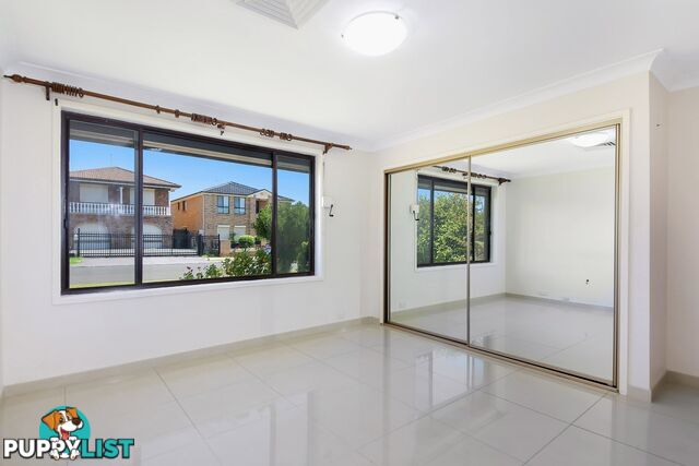 8 St Kilda Street ST JOHNS PARK NSW 2176