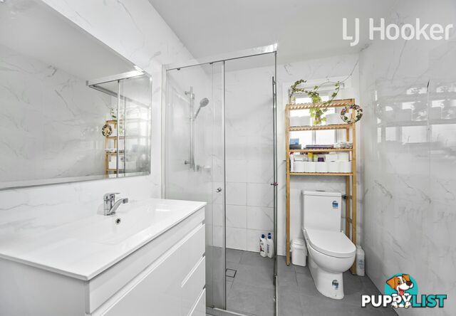 79 & 79A Hollywood Drive LANSVALE NSW 2166