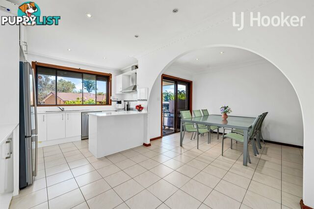 7 Drummoyne Cr ST JOHNS PARK NSW 2176