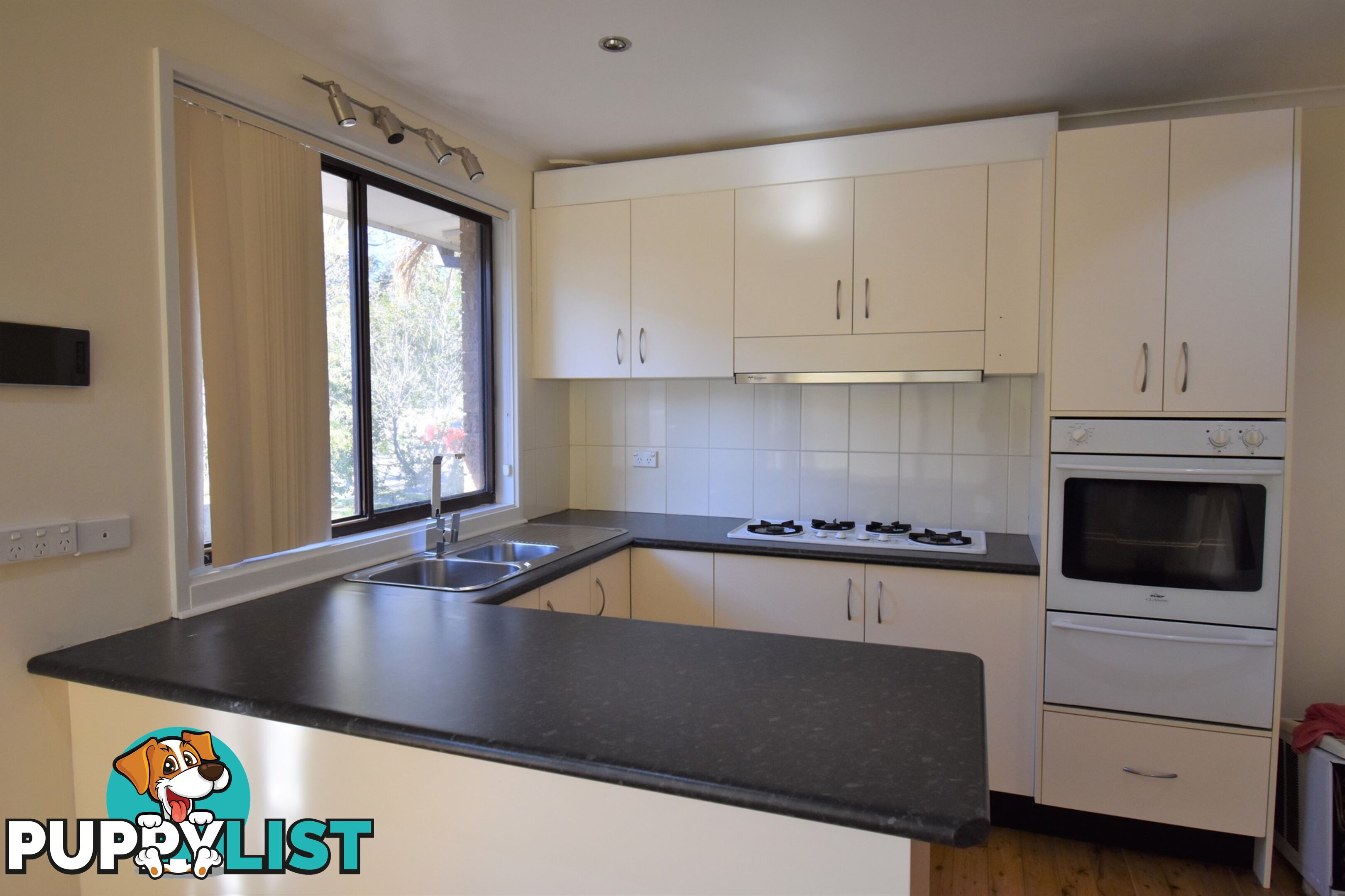 31 Bettong Crescent BOSSLEY PARK NSW 2176