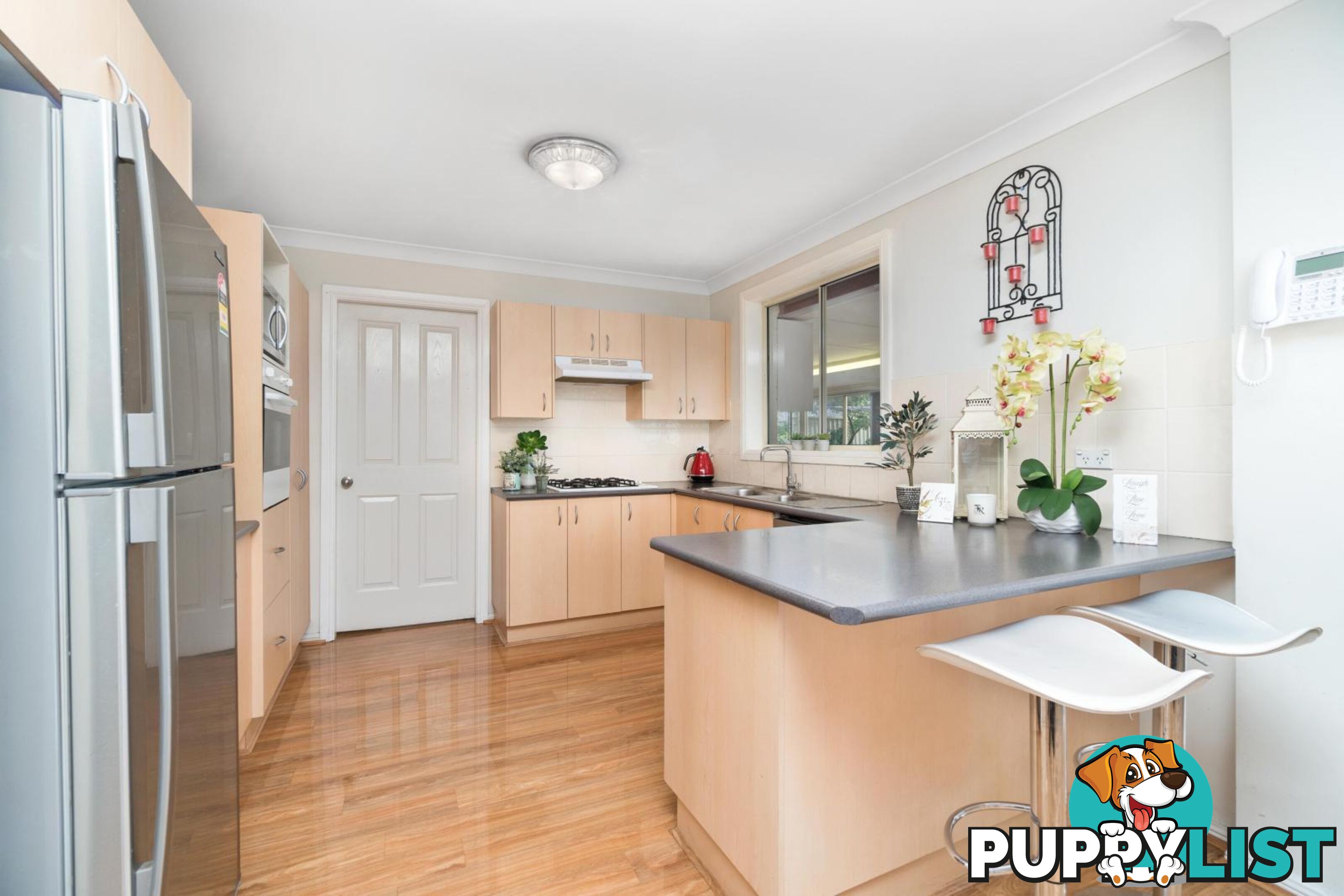 8 Redpa Close WEST HOXTON NSW 2171