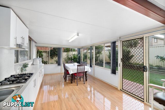8 Redpa Close WEST HOXTON NSW 2171