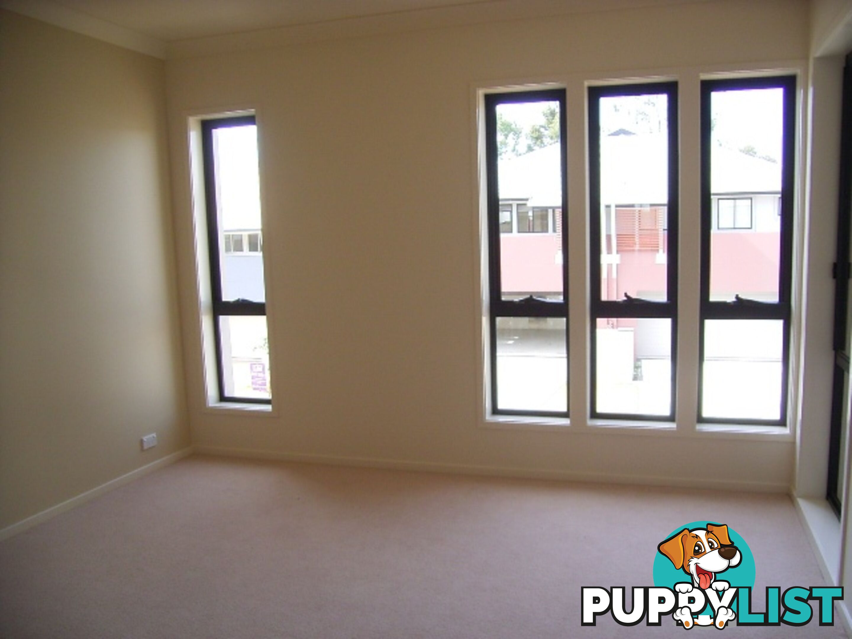 65 Greenway Circuit MOUNT OMMANEY QLD 4074