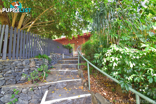 33 Burrumbuck Street CHAPEL HILL QLD 4069