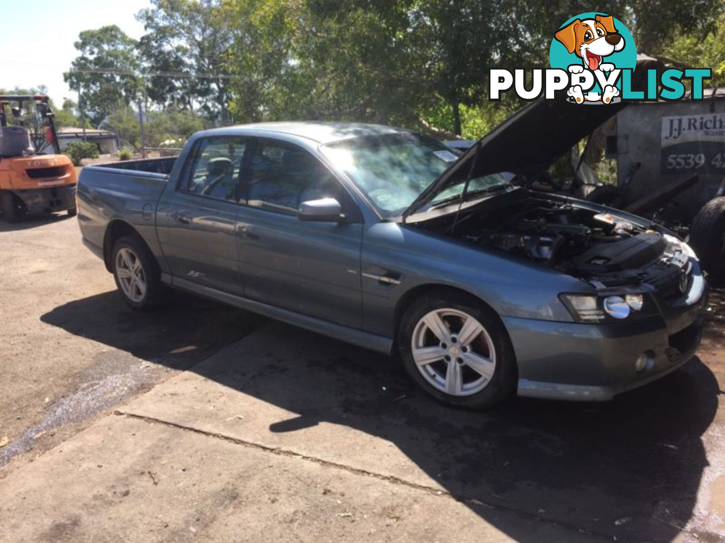 Wrecking 2005 Holden Commodore crewman SS V8 Manual