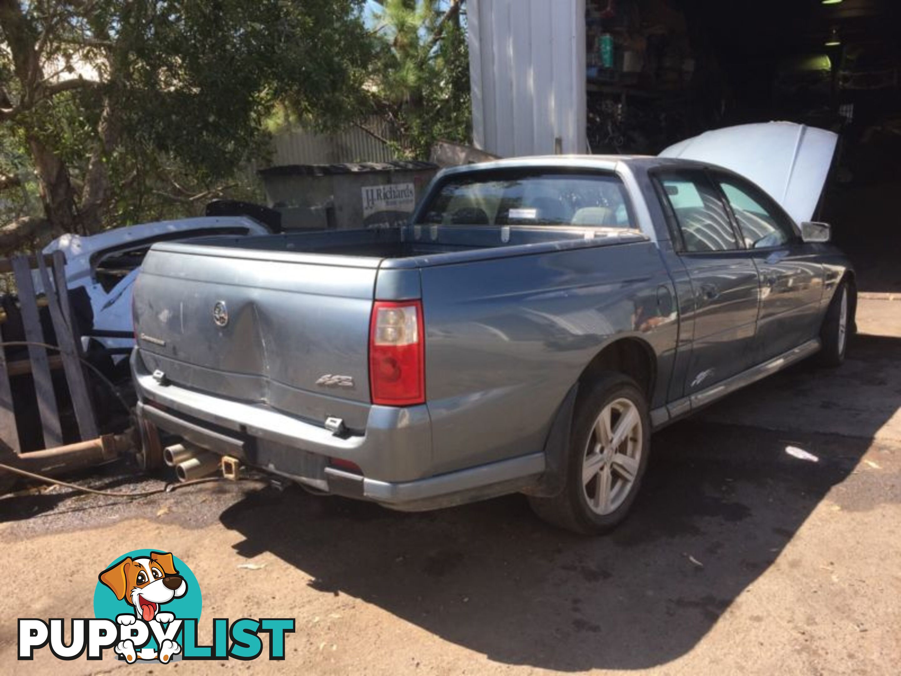 Wrecking 2005 Holden Commodore crewman SS V8 Manual