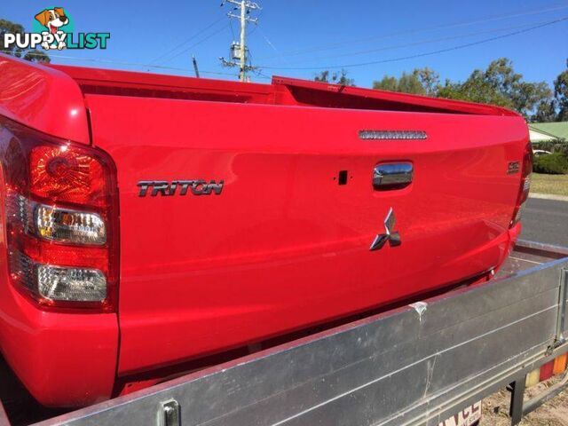 2016 MITSUBISHI TRITON TAILGATE LIFT GATE