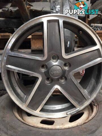 17" JEEP PATRIOT WHEEL GOOD CONDITION