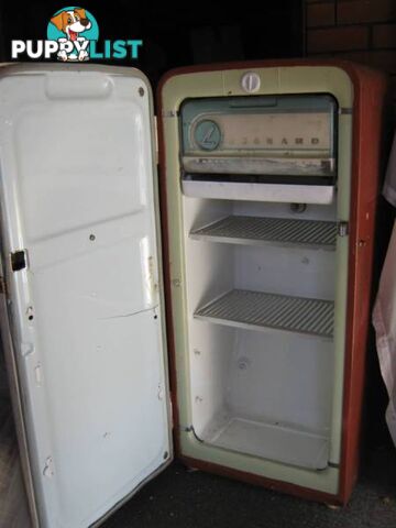 ANTIQUE FRIDGE/ FREEZER, KELVINATOR LEONARD -- VINTAGE 1950