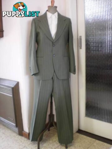 MENS CLOTHING -- SUITS, JACKETS, TROUSERS, SHIRTS, TIES, BELTS