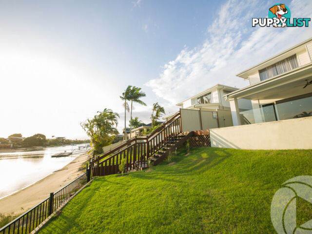 4a Coobowie Street Broadbeach Waters QLD 4218