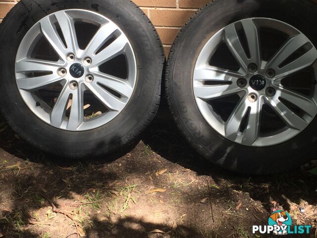 Kia Sportage wheels + tyres