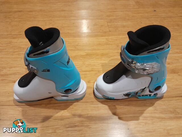 ROCES IDEA UP SKI BOOTS WHITE LIGHT BLUE 16-18.5 AGE 2-5 YEARS MALVERN EAST MELBOURNE