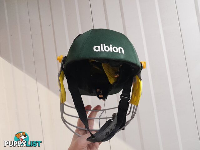 CRICKET HELMET GREEN ALBION 54-56CM MALVERN EAST MELBOURNE