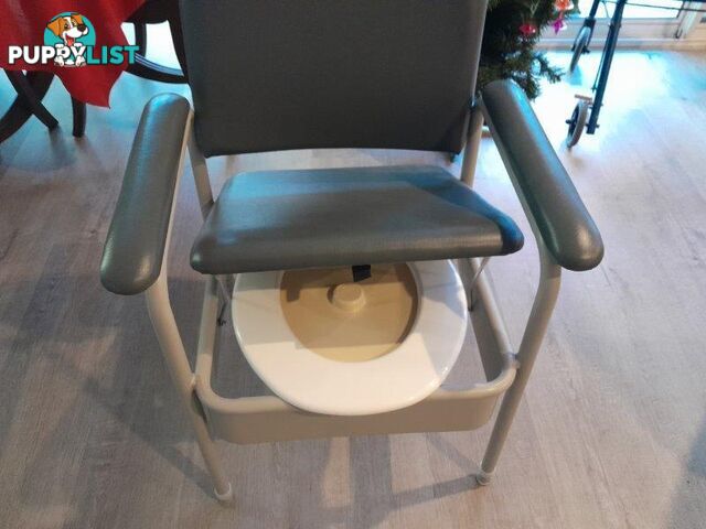 KCARE DELUXE BEDSIDE COMMODE CHAIR ADJUSTABLE HEIGHT MALVERN EAST MELBOURNE