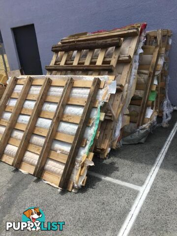 Free fire wood / big pallet in Oakleigh