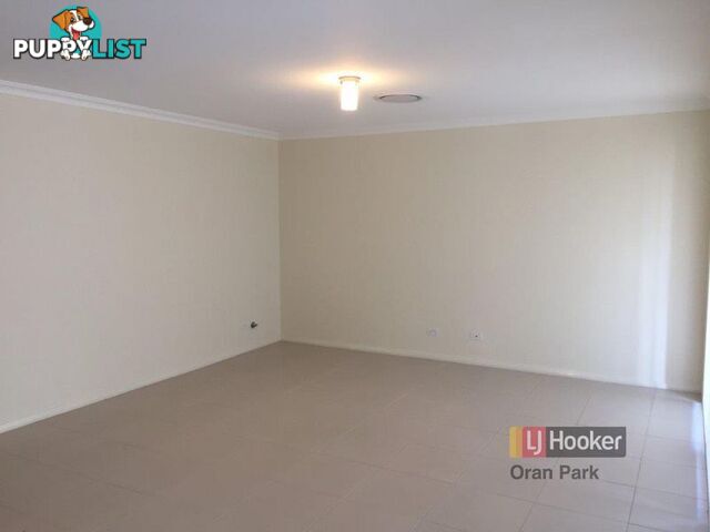 30 Buckingham Loop ORAN PARK NSW 2570