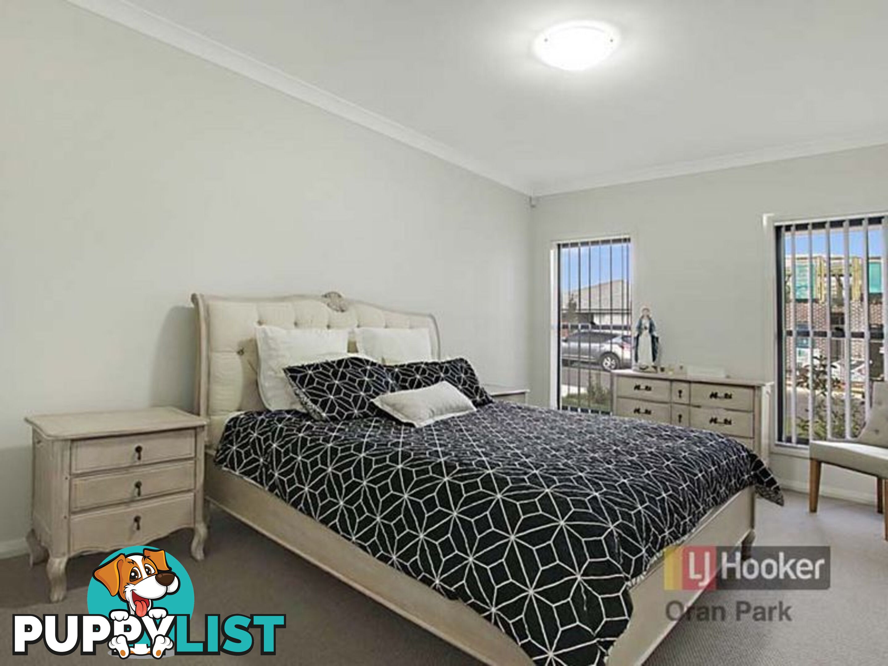 15 Richards Loop ORAN PARK NSW 2570