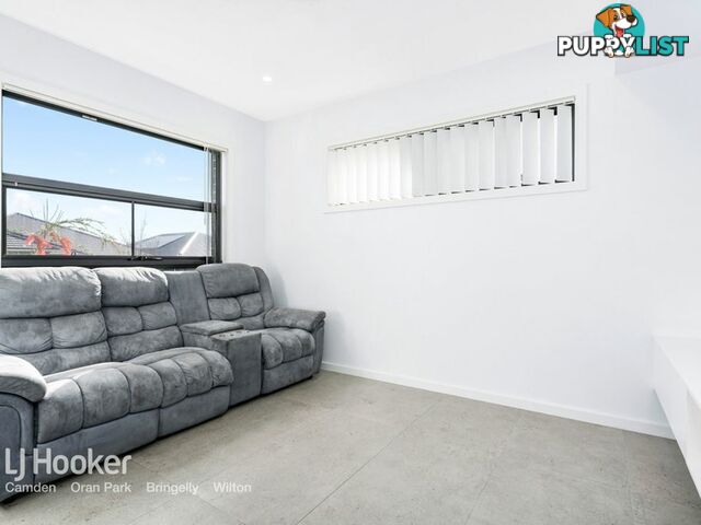 10B Milton Circuit ORAN PARK NSW 2570